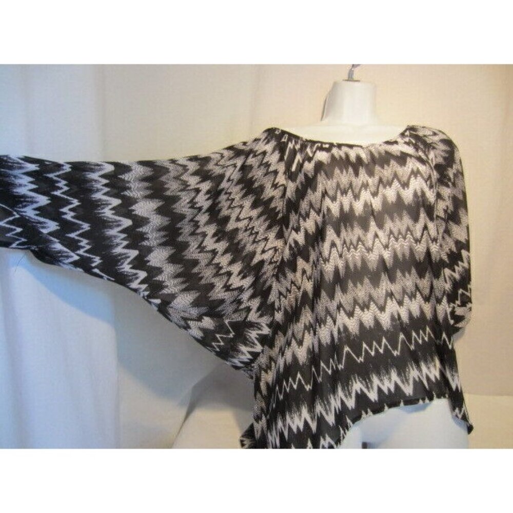 ALISON TAYLOR black & white chevron batwing blouse top M